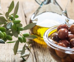 Naturel Zeytinyağının Sağlığa Faydaları: Kalp Sağlığından Beyin Fonksiyonuna